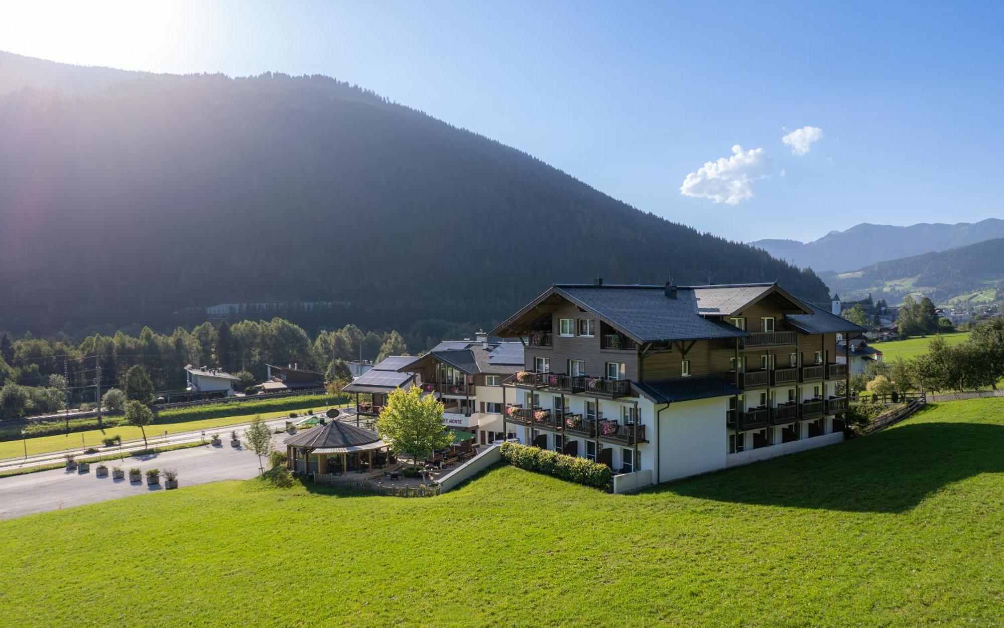 Landhotel Berger Eben Im Pongau Exterior foto